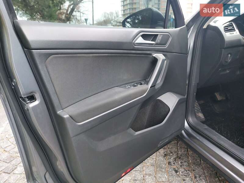 Внедорожник / Кроссовер Volkswagen Tiguan 2019 в Днепре
