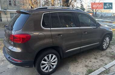 Позашляховик / Кросовер Volkswagen Tiguan 2012 в 