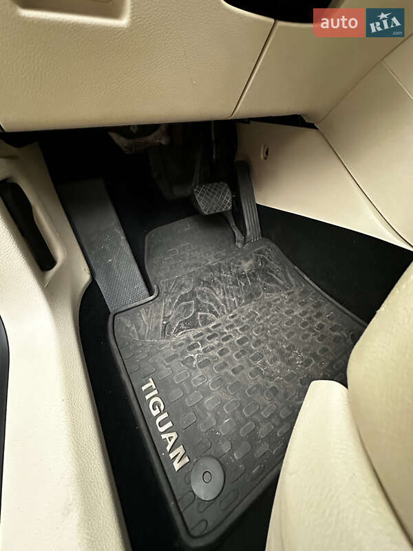 Внедорожник / Кроссовер Volkswagen Tiguan 2014 в Житомире