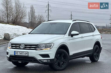 Позашляховик / Кросовер Volkswagen Tiguan 2017 в Дніпрі