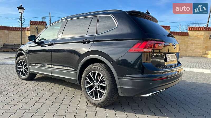 Внедорожник / Кроссовер Volkswagen Tiguan 2019 в Измаиле