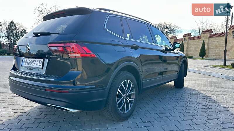 Внедорожник / Кроссовер Volkswagen Tiguan 2019 в Измаиле