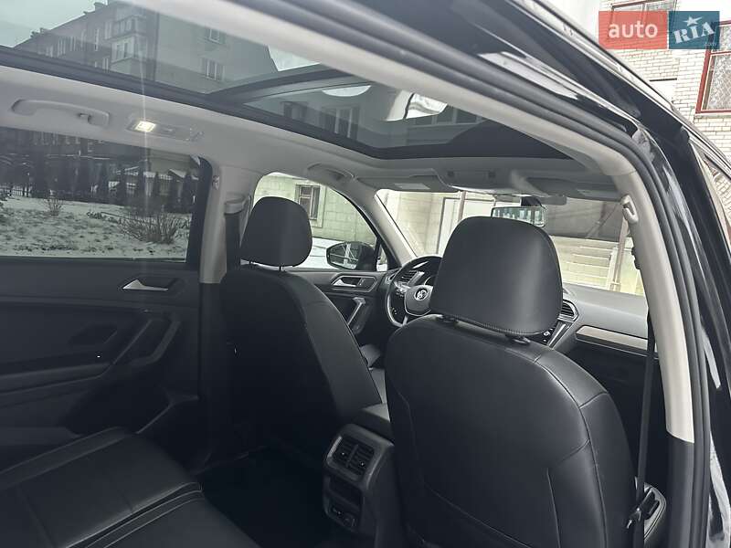 Внедорожник / Кроссовер Volkswagen Tiguan 2019 в Сумах