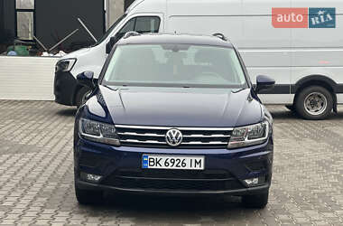 Позашляховик / Кросовер Volkswagen Tiguan 2020 в 