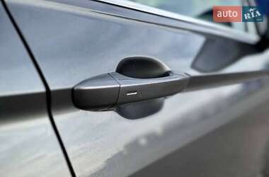 Внедорожник / Кроссовер Volkswagen Tiguan 2019 в 