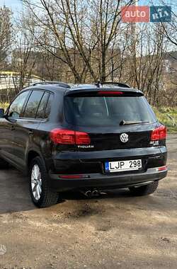 Внедорожник / Кроссовер Volkswagen Tiguan 2015 в 