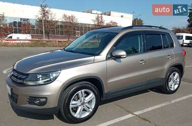 Внедорожник / Кроссовер Volkswagen Tiguan 2016 в Киеве