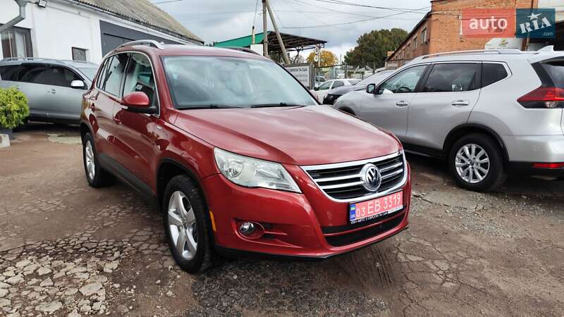 Позашляховик / Кросовер Volkswagen Tiguan 2010 в Чернігові
