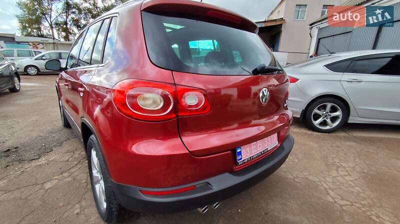 Позашляховик / Кросовер Volkswagen Tiguan 2010 в Чернігові