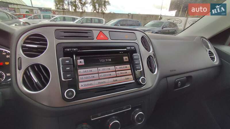 Позашляховик / Кросовер Volkswagen Tiguan 2010 в Чернігові