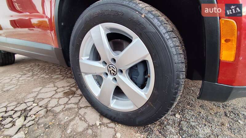 Позашляховик / Кросовер Volkswagen Tiguan 2010 в Чернігові