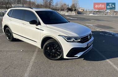 Позашляховик / Кросовер Volkswagen Tiguan 2022 в Києві