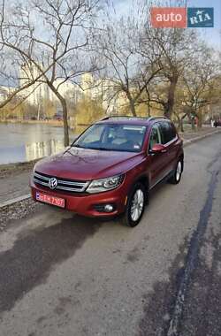 Позашляховик / Кросовер Volkswagen Tiguan 2016 в Києві