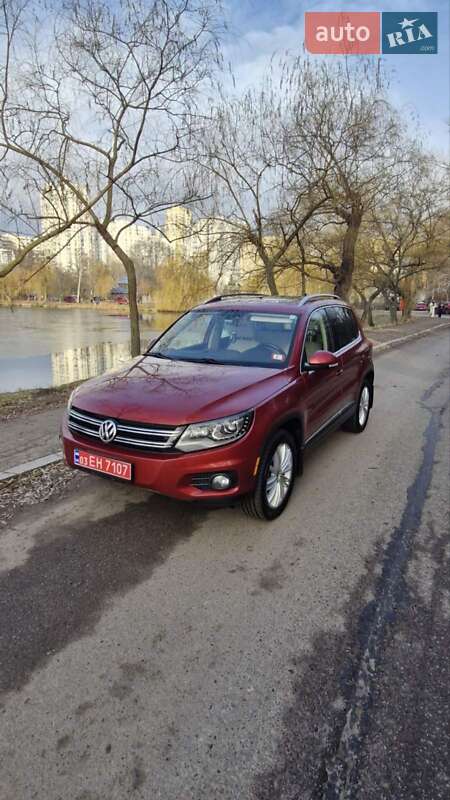 Позашляховик / Кросовер Volkswagen Tiguan 2016 в Києві