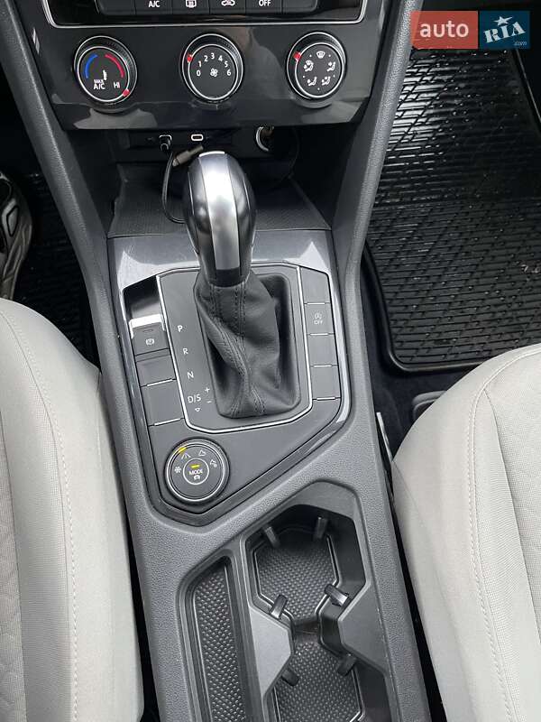 Внедорожник / Кроссовер Volkswagen Tiguan 2021 в Львове