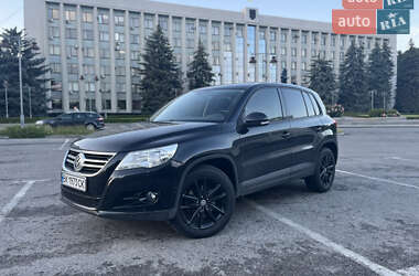 Позашляховик / Кросовер Volkswagen Tiguan 2010 в Рівному