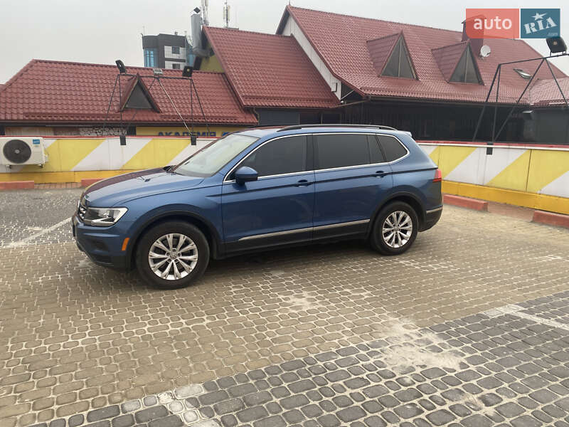 Внедорожник / Кроссовер Volkswagen Tiguan 2018 в Львове