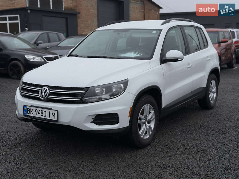 Внедорожник / Кроссовер Volkswagen Tiguan 2015 в Ровно