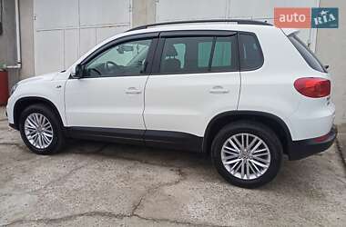 Позашляховик / Кросовер Volkswagen Tiguan 2015 в Одесі