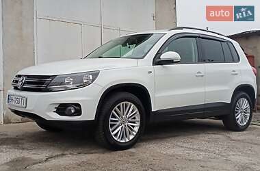 Позашляховик / Кросовер Volkswagen Tiguan 2015 в Одесі