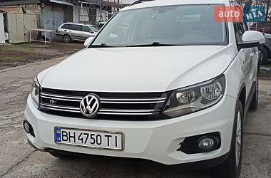 Позашляховик / Кросовер Volkswagen Tiguan 2015 в Одесі