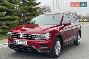 Внедорожник / Кроссовер Volkswagen Tiguan 2018 в Одессе