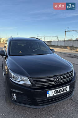 Внедорожник / Кроссовер Volkswagen Tiguan 2010 в Житомире