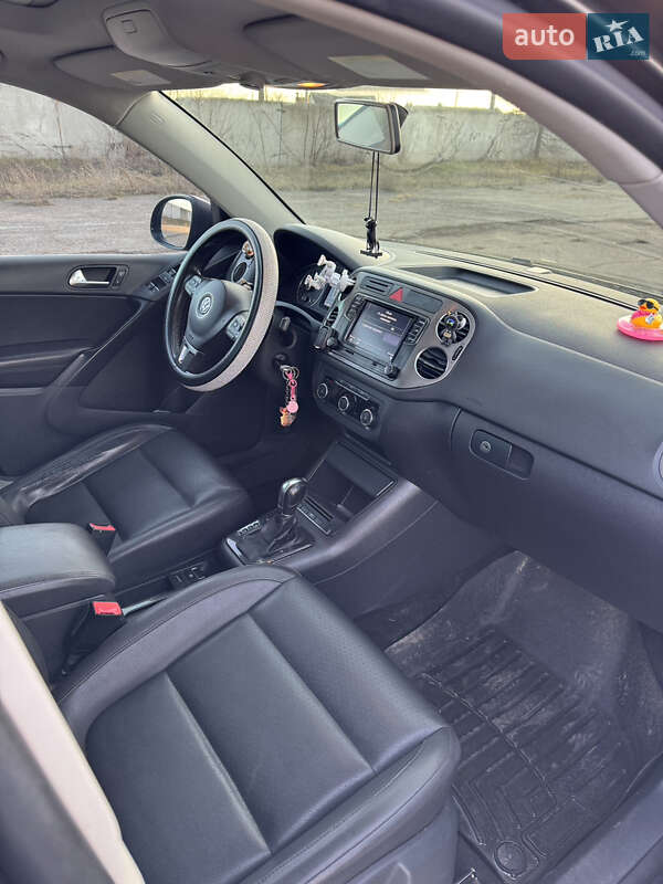 Внедорожник / Кроссовер Volkswagen Tiguan 2010 в Житомире