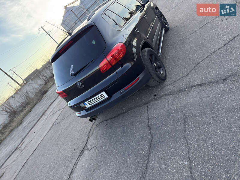 Внедорожник / Кроссовер Volkswagen Tiguan 2010 в Житомире