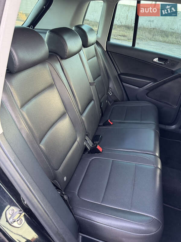 Внедорожник / Кроссовер Volkswagen Tiguan 2010 в Житомире