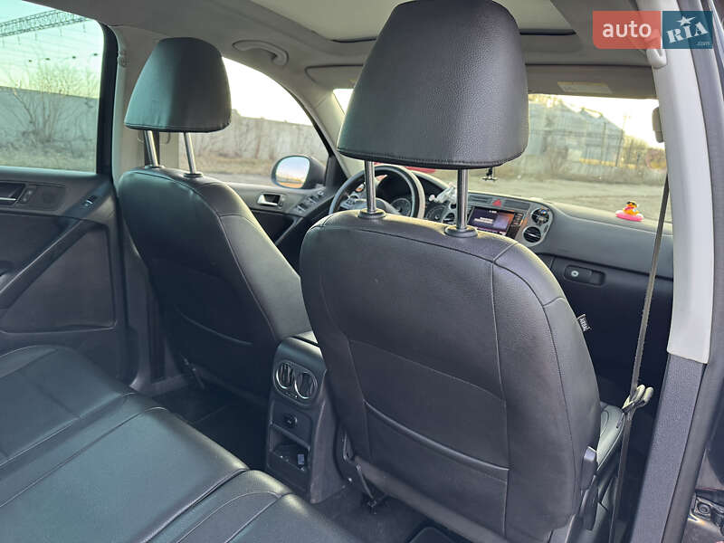 Внедорожник / Кроссовер Volkswagen Tiguan 2010 в Житомире