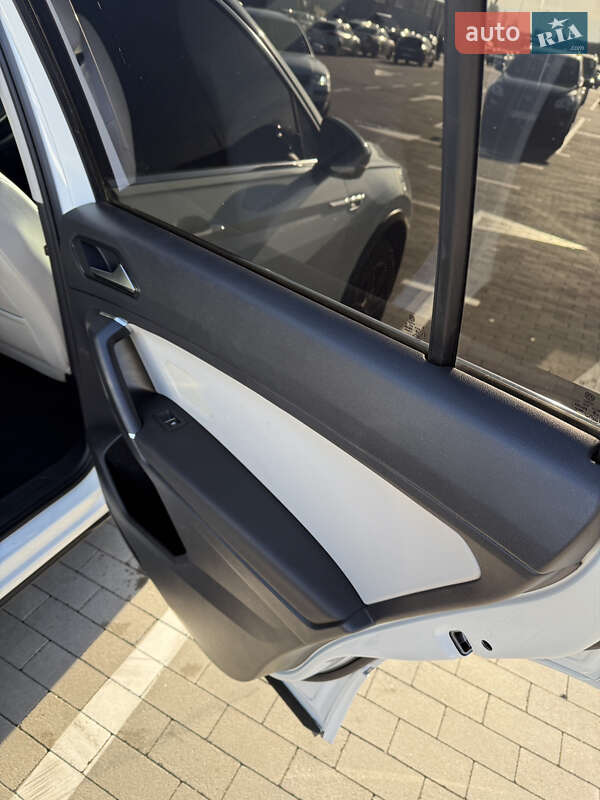 Внедорожник / Кроссовер Volkswagen Tiguan 2018 в Виннице фото 24 Внедорожник / Кроссовер Volkswagen Tiguan 2018 в Виннице