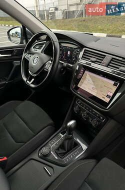 Позашляховик / Кросовер Volkswagen Tiguan 2018 в 
