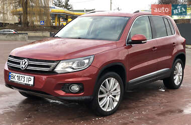 Позашляховик / Кросовер Volkswagen Tiguan 2015 в Рівному