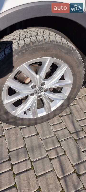 Внедорожник / Кроссовер Volkswagen Tiguan 2018 в Одессе