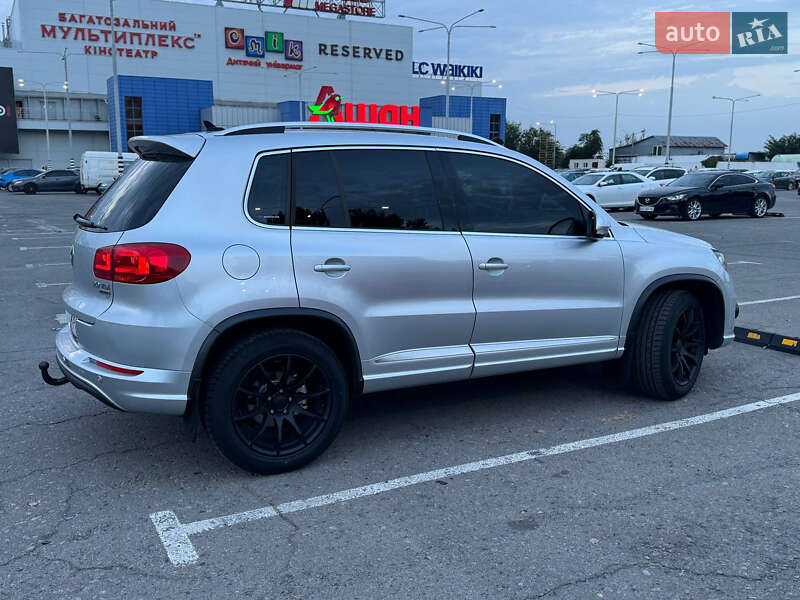 Позашляховик / Кросовер Volkswagen Tiguan 2013 в Харкові