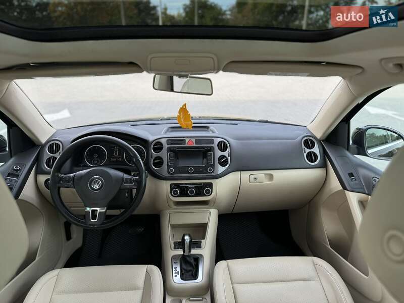 Позашляховик / Кросовер Volkswagen Tiguan 2010 в Одесі