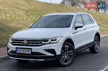 Внедорожник / Кроссовер Volkswagen Tiguan 2022 в Киеве