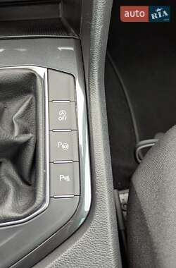 Внедорожник / Кроссовер Volkswagen Tiguan 2018 в 