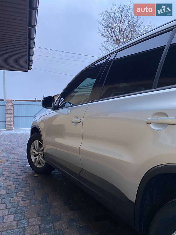 Внедорожник / Кроссовер Volkswagen Tiguan 2015 в Бердичеве