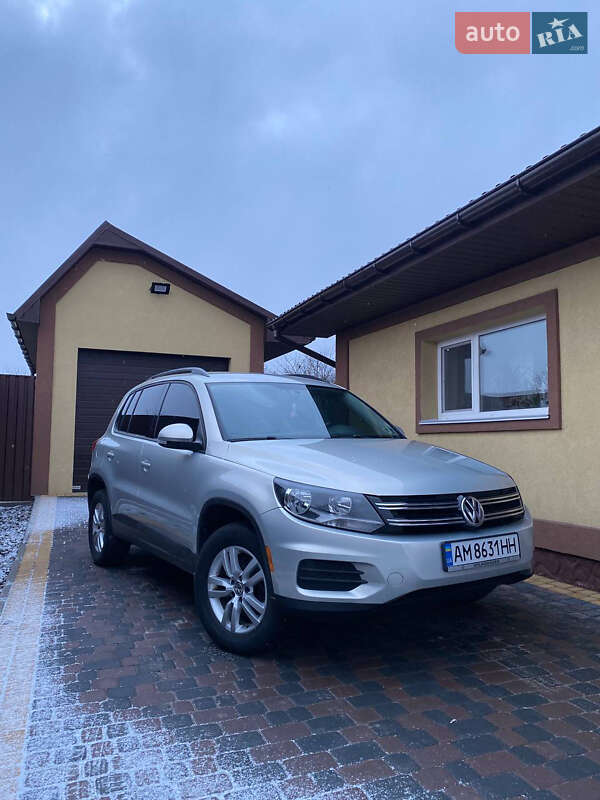 Внедорожник / Кроссовер Volkswagen Tiguan 2015 в Бердичеве