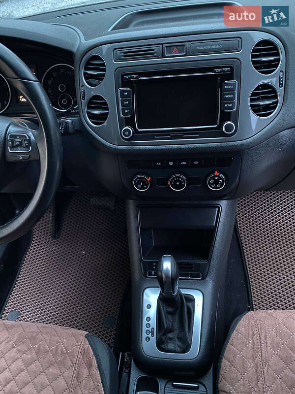 Внедорожник / Кроссовер Volkswagen Tiguan 2015 в Бердичеве