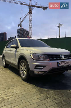 Позашляховик / Кросовер Volkswagen Tiguan 2017 в Києві