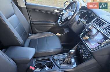 Внедорожник / Кроссовер Volkswagen Tiguan 2017 в 