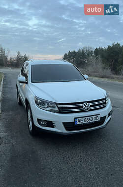 Позашляховик / Кросовер Volkswagen Tiguan 2016 в Кам'янському