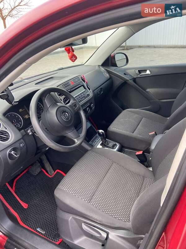 Внедорожник / Кроссовер Volkswagen Tiguan 2011 в Гайсине