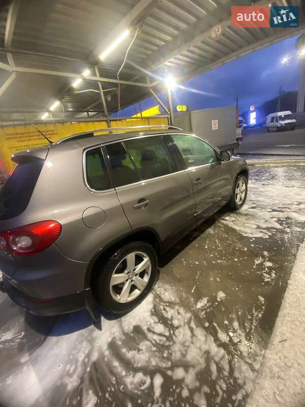 Внедорожник / Кроссовер Volkswagen Tiguan 2010 в Василькове