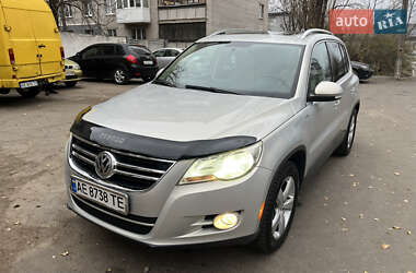 Позашляховик / Кросовер Volkswagen Tiguan 2010 в Новомосковську