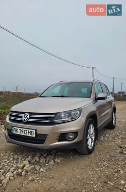 Внедорожник / Кроссовер Volkswagen Tiguan 2011 в Ровно