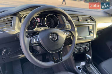 Внедорожник / Кроссовер Volkswagen Tiguan 2019 в 